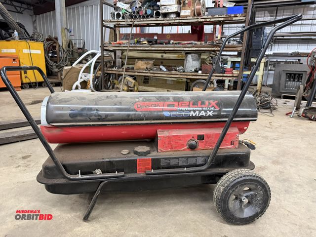 Lot 1-1382 - (1) Dyna-Glo Delux Professional Grade Eco Max 220,000 BTU, portable multi-fuel jobsite air heater, m...