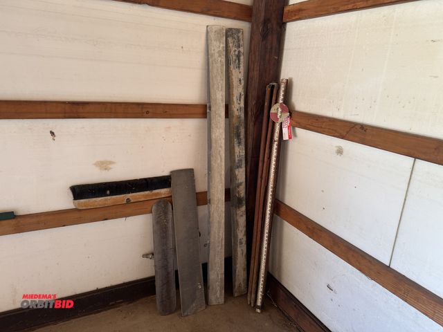 Lot 1-3252 - Lot of Concrete screens, brush, and vintage transit