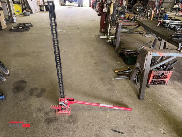 Lot 1-18149 - (1) Power Pull 48" mechanical lift jack.