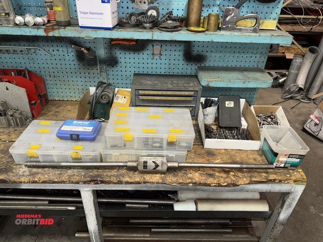 Lot 1-15601 - Lot of assorted tools, includes various taps, drills, boring tool tips, Hougen Rotabroach sheet meta...