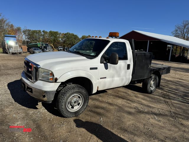 Lot 1-15814 - 2005 Ford  F350 Flatbed XLT Superduty Pickup, 149743 miles showing, 9' flatbed x approx. 82" wide wi...