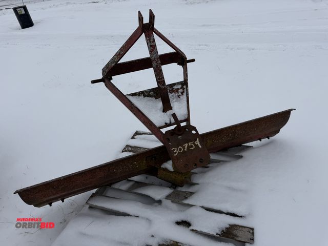 Lot 1-11452 - (1) 72" back blade, 3 point hitch mount, manual adjustable angle, bolt-on cutting edge.