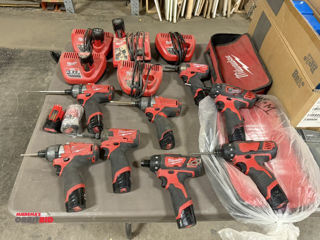 Lot 1-17514 - Lot of (8) assorted Milwaukee 12V drills, includes 1/4" hex head nut driver, 1/4" hex driver, 2-spee...