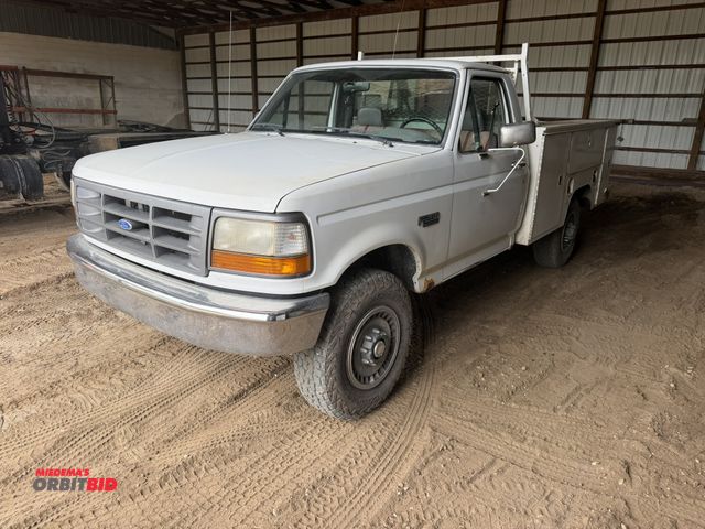 Lot 1-18357 - 1994 Ford F250 XL Regular Cab Other Pickup Truck Service truck, 4-WD, 4-speed transmission with over...