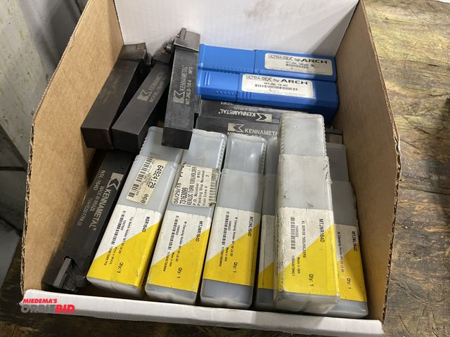 Lot 1-19437 - Large lot of assorted deep grooving tool holders, includes Ultra Dex, Kennametal, 1" shafts.