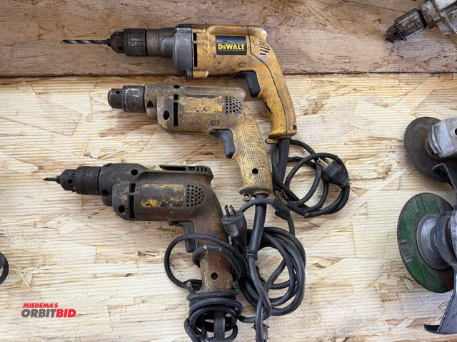 Lot 1-1311 - Lot including (3) model DW235G, 1/2" VSR drills (2 without labels, models unknown).