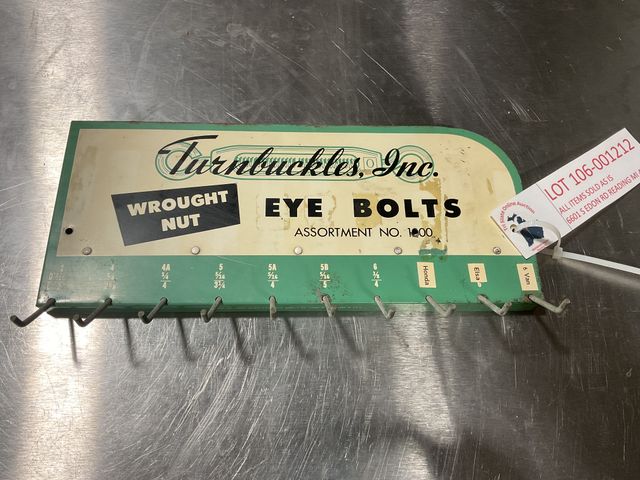 Lot 106-001212 - Turnbuckles eye bolt organizer.
