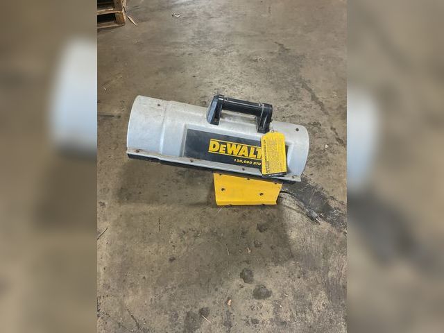 Lot 106-001231 - Dewalt 150000 BTU construction heater. Works per seller.