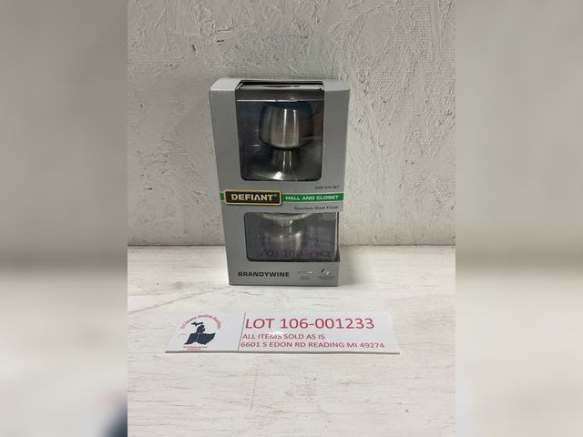 Lot 106-001233 - Brand new in box Defiant Hall and Closet door knobs. Stainless steel finish