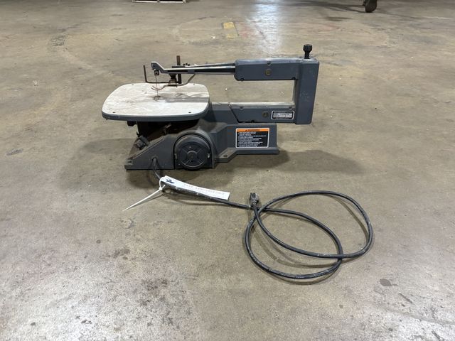 Lot 106-001265 - Used 16 inch direct drive scroll saw. works according to seller