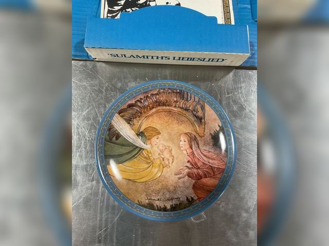 Lot 106-001196 - Konigszelt Bavaria plate. Unused in original box. Mint condition