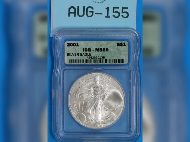 Lot 108-155 - 2001 SILVER 1oz AMERICAN EAGLE ICG MS69 $1 SILVER COIN IN GRADED SLAB