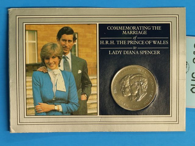 Lot 108-246 - COMMEMORATING THE MARIAGE OF H.R.H THE PRINCE OF WALES LADY DIANA SPENCER TWENTY-FIVE PENCE