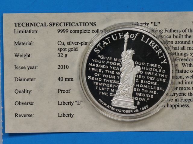 Lot 108-100 - STATUE OF LIBERTY ENLIGHTENING THE WORLD COIN MEDAL PROOF