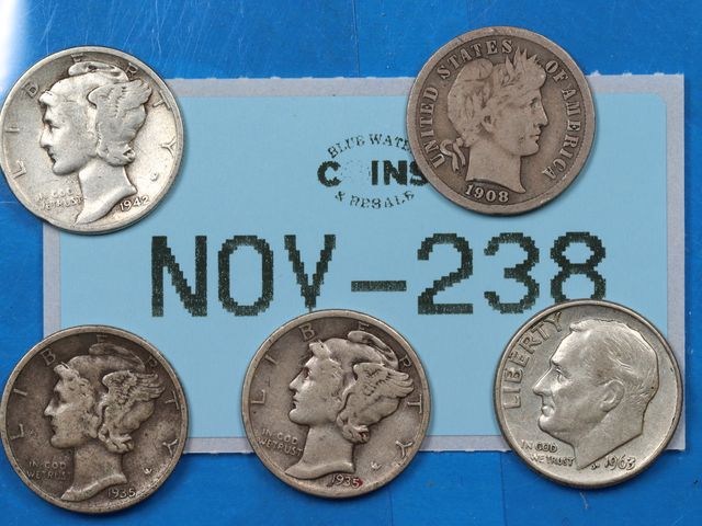 Lot 108-238 - .50 FV 90% SILVER DIME TYPE LOT BARBER HEAD MERCURY ROOSEVELT SILVER DIMES