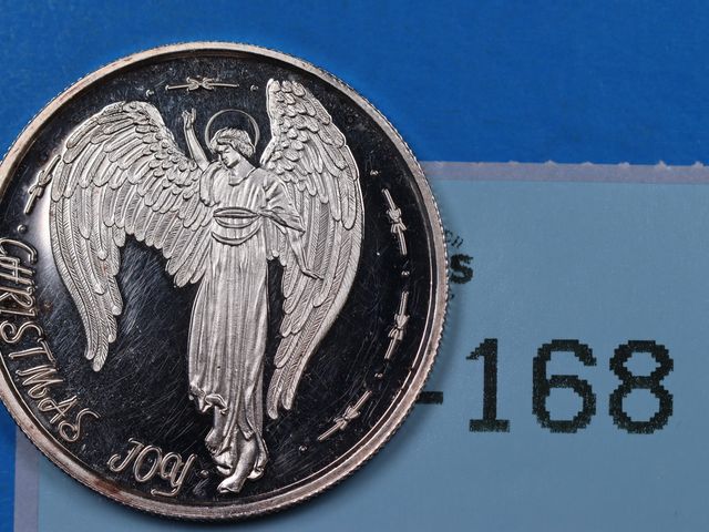 Lot 108-168 - 1oz 999 SILVER CHRISTMAS ROUND ANGEL JOY 1993