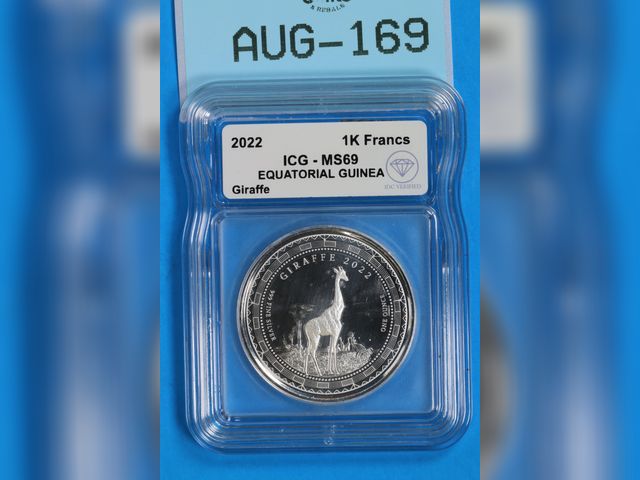 Lot 108-169 - 1oz SILVER 2022 GIRAFEE ONE OUNCE SILVER 1K FRANCS EQUATORIAL REPUBLIC OF GUINEA 999 FINE SILVER IN ...