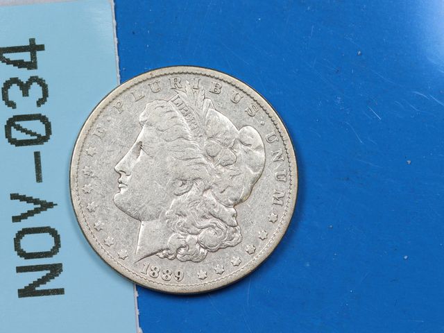 Lot 108-034 - 1889 $1 MORGAN SILVER DOLLAR EARLY US TYPE COIN