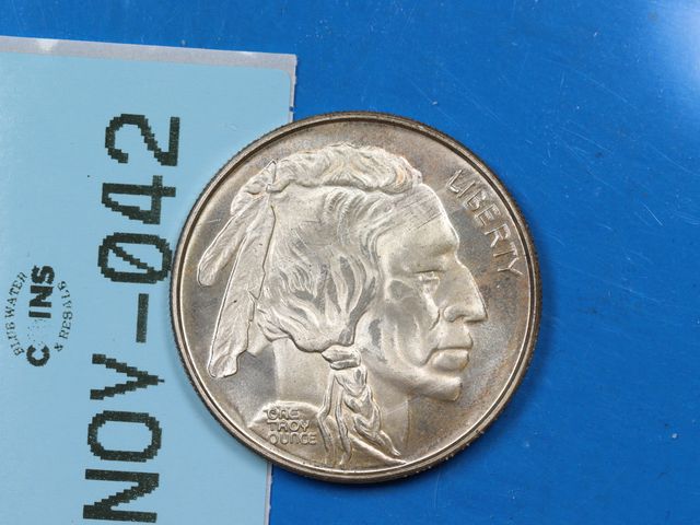 Lot 108-042 - 1oz 999 SILVER INDIAN HEAD BUFFALO SILVER BULLION ROUND
