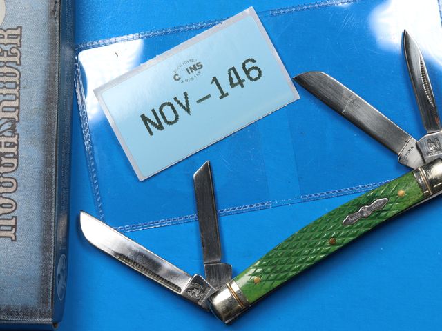 Lot 108-146 - ROUGH RIDER 4 BLADE KNIFE NEW IN BOX GREEN HANDLE