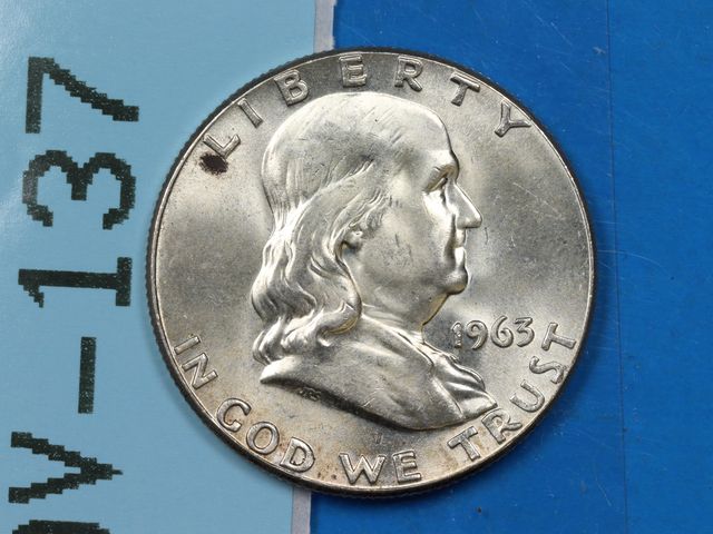 Lot 108-137 - 1963 50C FRANKLIN SILVER HALF DOLLAR EARLY US TYPE COIN