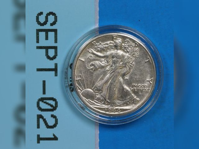 Lot 108-021 - 1944-D SILVER WALKING LIBERTY HALF DOLLAR 50C EARLY U.S SILVER TYPE COIN
