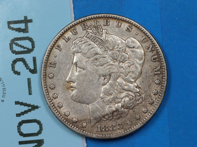 Lot 108-204 - 1883 $1 MORGAN SILVER DOLLAR EARLY US TYPE COIN