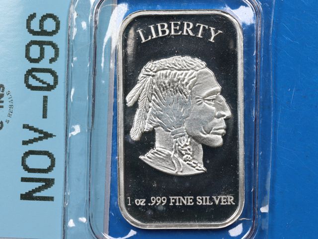 Lot 108-096 - 1oz 999 SILVER BULLION BAR INDIAN HEAD DESIGN