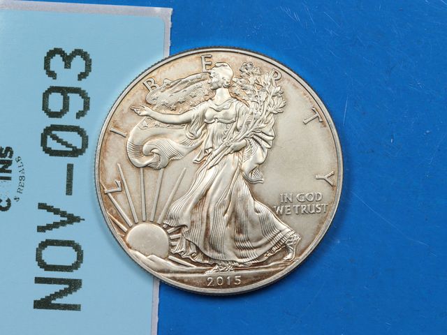 Lot 108-093 - 1oz 999 SILVER AMERICAN EAGLE 2015 DATED SILVER DOLLAR BULLION COIN