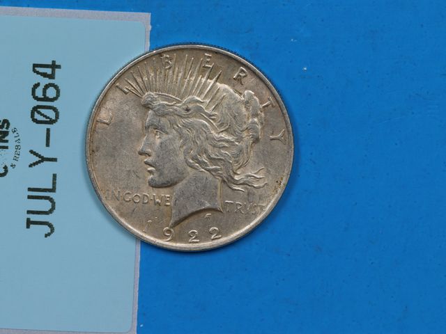 Lot 108-064 - 1922 $1 SILVER PEACE DOLLAR XF EXTRA FINE US TYPE COIN