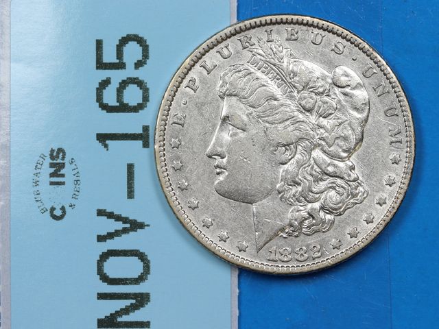 Lot 108-165 - 1882 $1 MORGAN SILVER DOLLAR EARLY US TYPE COIN