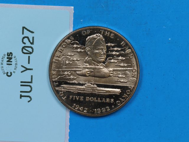 Lot 108-027 - 1992 HEROES OF DESERT STORM $5 REPUBLIC OF MARSHALL ISLANDS