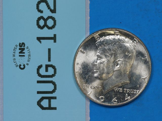 Lot 108-182 - 1964 SILVER KENNEDY HALF DOLLAR U.S TYPE COIN 90% SILVER