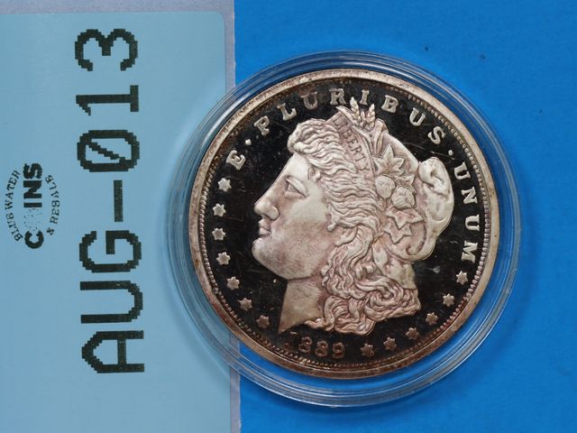 Lot 108-013 - 1889 CC REPICA MORGAN DOLLAR
