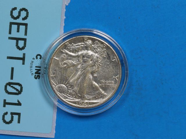Lot 108-015 - 1941-S SILVER WALKING LIBERTY HALF DOLLAR EARLY U.S TYPE COIN SILVER