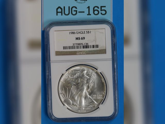 Lot 108-165 - 1986 SILVER AMERICAN EAGLE KEY DATE FIRST YEAR NGC MS69 SILVER GRADED SLAB