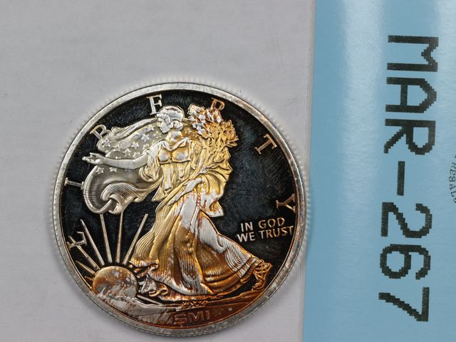 Lot 108-267 - WALKING LIBERTY DESIGN 1oz 999 FINE SILVER BULLION