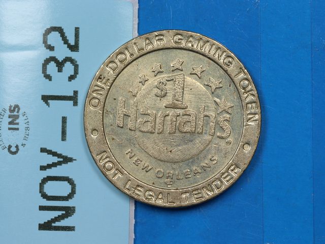 Lot 108-132 - HARRAH'S NEW ORLEANS CASINO GAMING TOKEN SLOT MACHINE