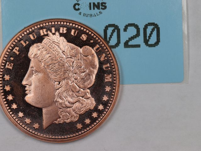 Lot 108-020 - MORGAN HEAD 1oz 999 COPPER ROUND