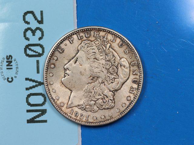 Lot 108-032 - 1921 $1 MORGAN SILVER DOLLAR EARLY US TYPE COIN LAST YEAR DESIGN