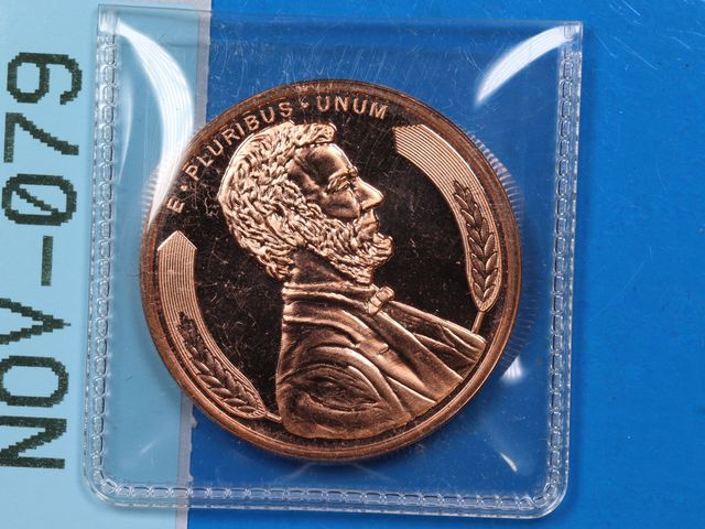 Lot 108-079 - 1oz 999 COPPER ROUND 2013 DATED WHEAT BACK LINCOLN DESIGN BULLION ROUND