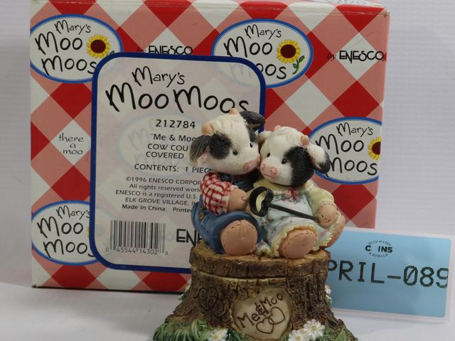 Lot 108-089 - MARY'S MOO MOOS "ME &amp; MOO" COW COUPLE COVERED BOX COLLECTIBLE