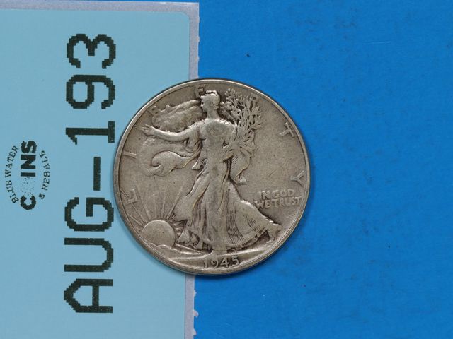 Lot 108-193 - 1945 SILVER WALKING LIBERTY HALF DOLLAR 50C EARLY U.S TYPE COIN 90% SILVER