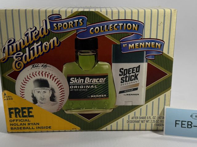 Lot 108-022 - 1 VINTAGE GIFT BOX  LIMITED EDITION SPORTS COLLECTION MENNEN NEW VINTAGE GIFT SET
