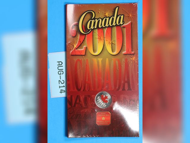 Lot 108-214 - 2001 CANADA DAY SERIES 25 CENTS COIN PAINTED RED MAPLE LEAF SEALED PACKAGE ROYAL CANADIAN MINT COIN