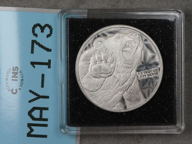 Lot 108-173 - 1/2 TROY OZ SILVER GRIZZLY BEAR SILVER .999