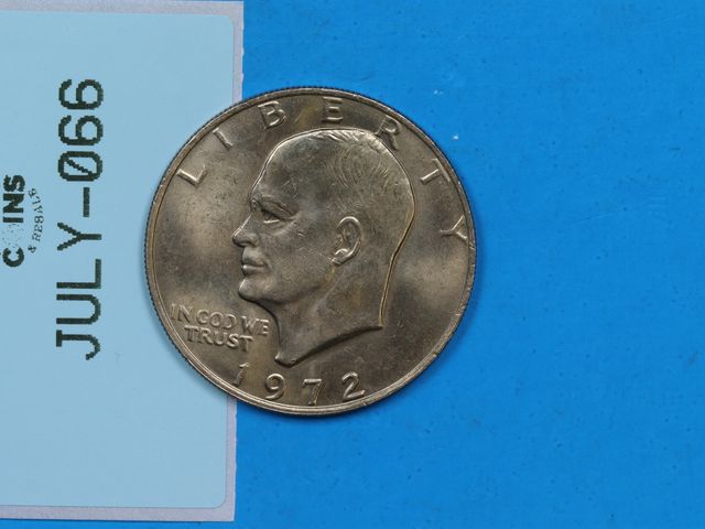 Lot 108-066 - 1972 $1 EISENHOWER IKE CLAD DOLLAR US TYPE COIN