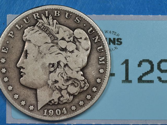 Lot 108-129 - 1904 S SILVER MORGAN DOLLAR $1 EARLY U.S TYPE COIN SILVER