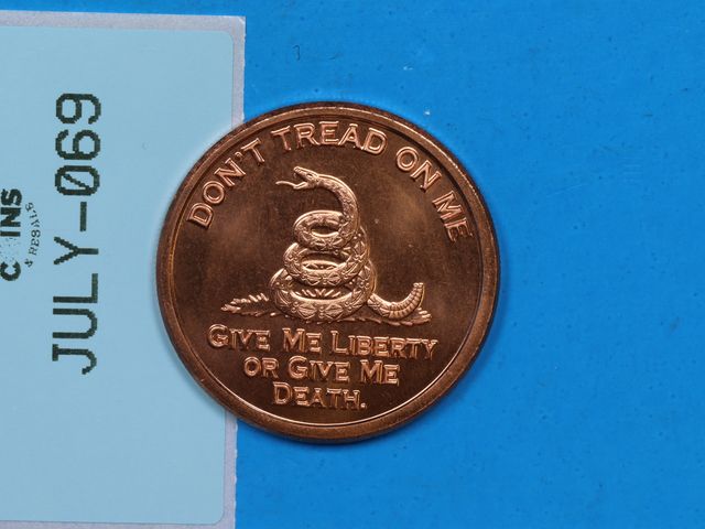 Lot 108-069 - 1oz COPPER DON'T TREAD ON ME COPPER ROUND