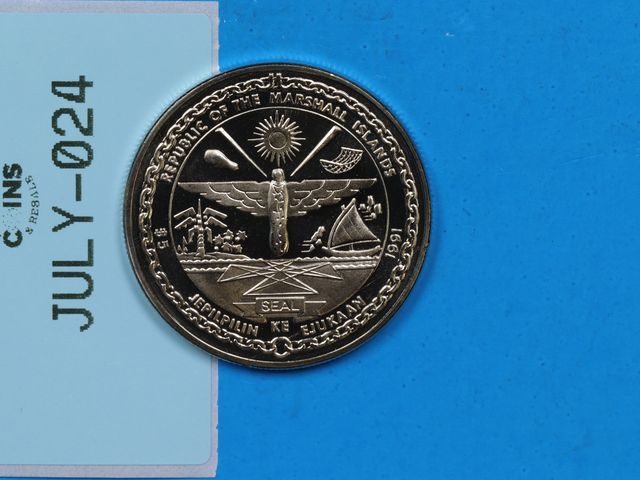 Lot 108-024 - 1991 HEROES OF DESERT STORM $5 REPUBLIC OF MARSHALL ISLANDS